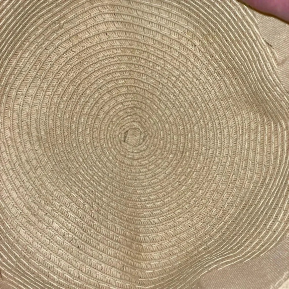 - WIDE BRIM STRAW HAT WITH METALLIC GOLD ALOHA WRITTEN IN SCRIPT - Picture 8 of 9